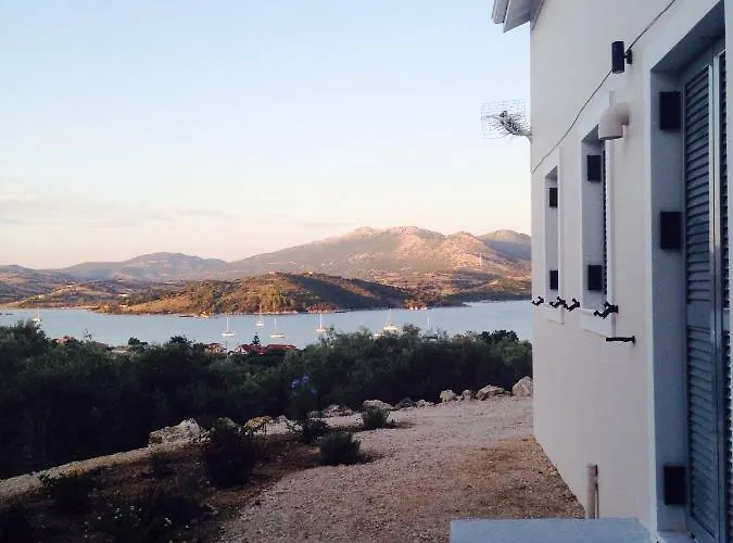 Laura_sea View_house